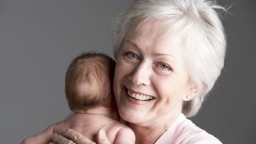 Sfaturile bunicilor. Ce poți aplica în parentingul modern