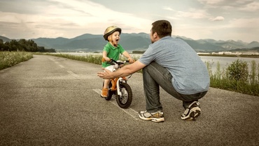 'Părinți, nu dresori'