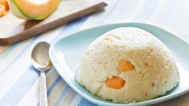 Paste cu pepene galben și brânză de vaci (de la 8 luni)