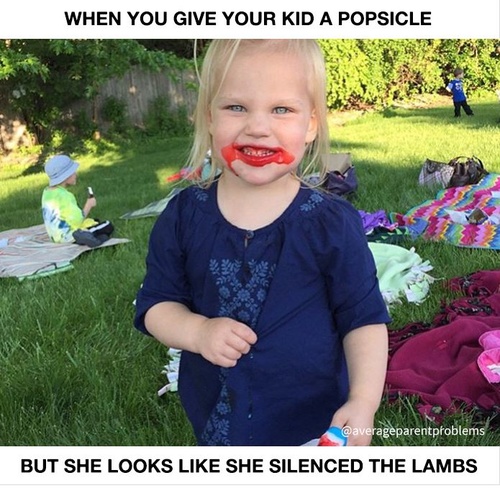 Când îi dai copilului o acadea...