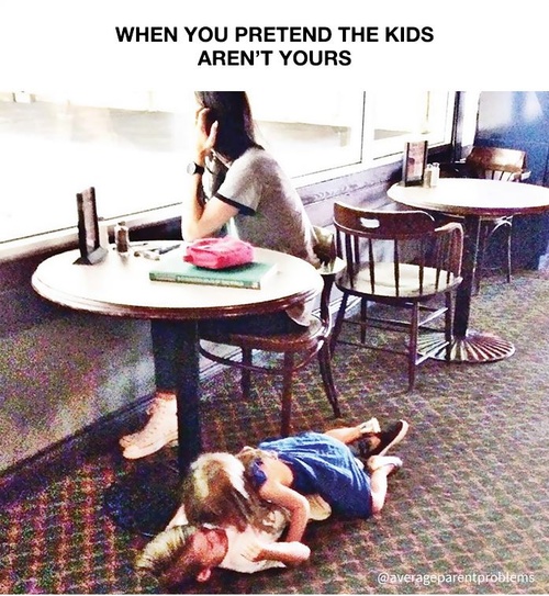 Când te prefaci că nu sunt copiii tăi...