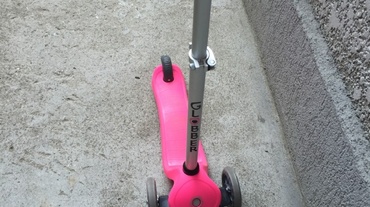 Băiatul meu și-a luat cea mai roz trotinetă