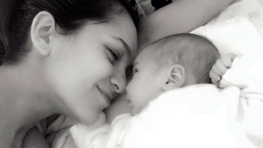 Primele zile cu bebeluşul acasă. Ghid de supravieţuire