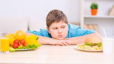 Cum ar trebui să le vorbim copiilor în mod corect despre greutatea lor?