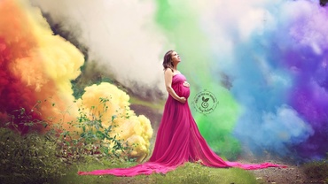 După 6 avorturi spontane, o mămică are parte de un bebeluș-curcubeu. Fotografia care a cucerit Internetul