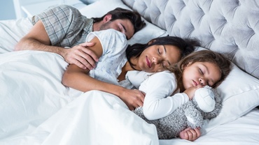 Dormitul cu părinții. Pro sau contra?