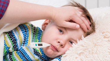 Tot mai multe cazuri de gripă, în special în București. Recomandări pentru părinți