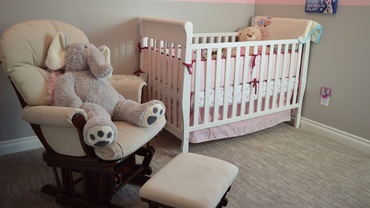 O cameră de bebeluş care o ia în considerare şi pe mamă