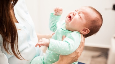 Cum îți dai seama ce îl doare pe bebe? Posibile cauze